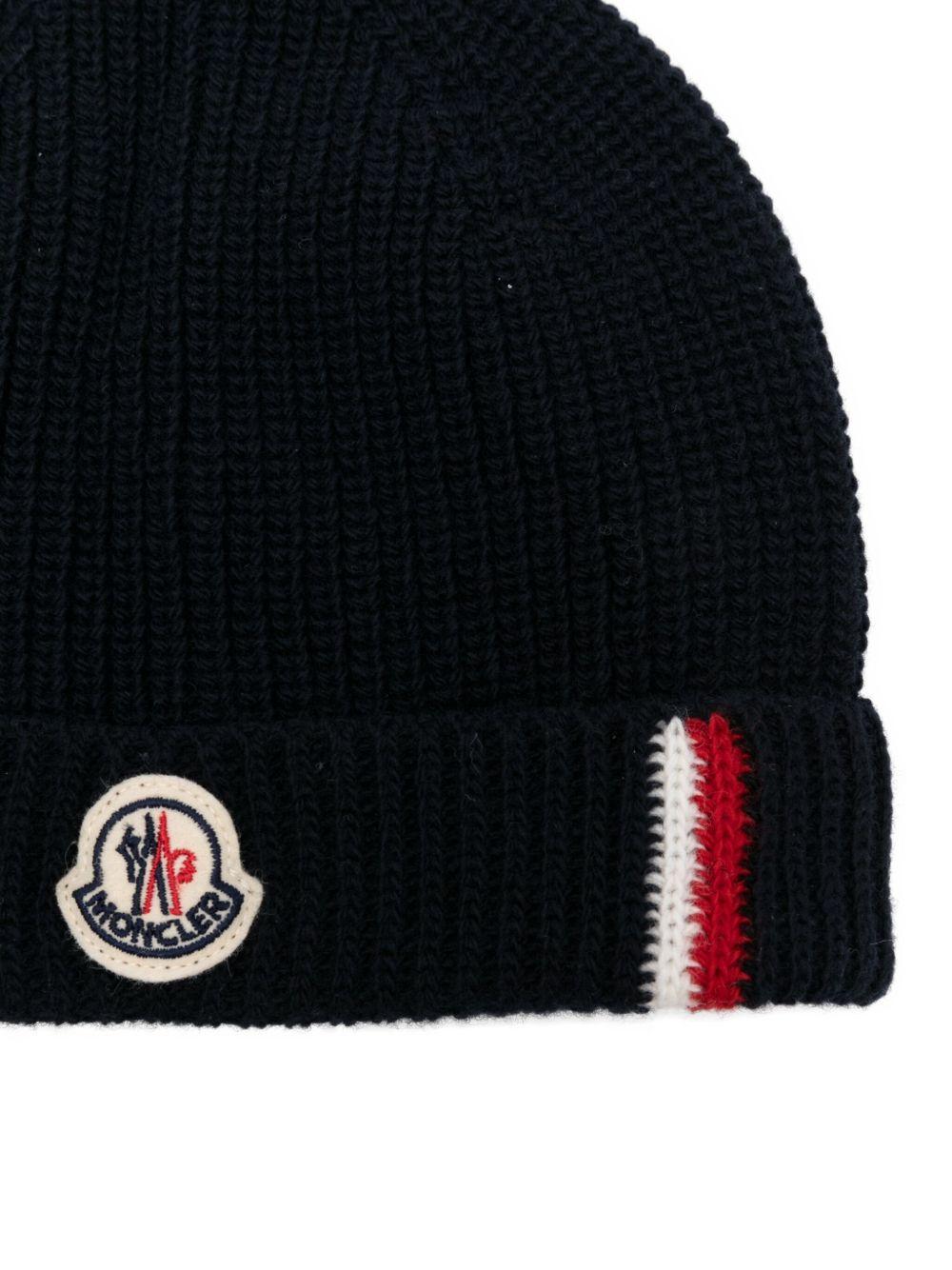 Berretto a Coste con Logo Applicato Enfant K29513B00013M1241 742 MONCLER KIDS