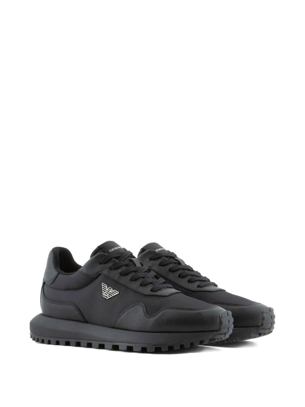 Sneakers nere con logo-plaque e chiusura con lacci EM003738AF19532 MC005 EMPORIO ARMANI