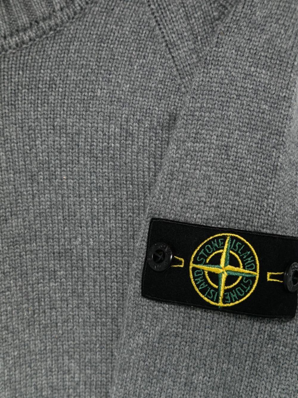 Maglione grigio collo alto e logo Compass - Preludio Moda