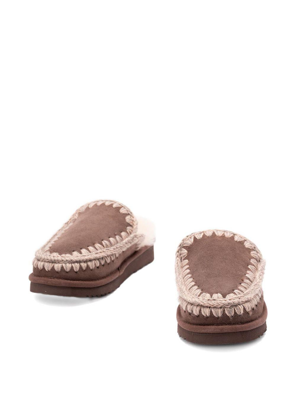 Slippers marrone con dettaglio all'uncinetto MUFW101125A BRPEP MOU