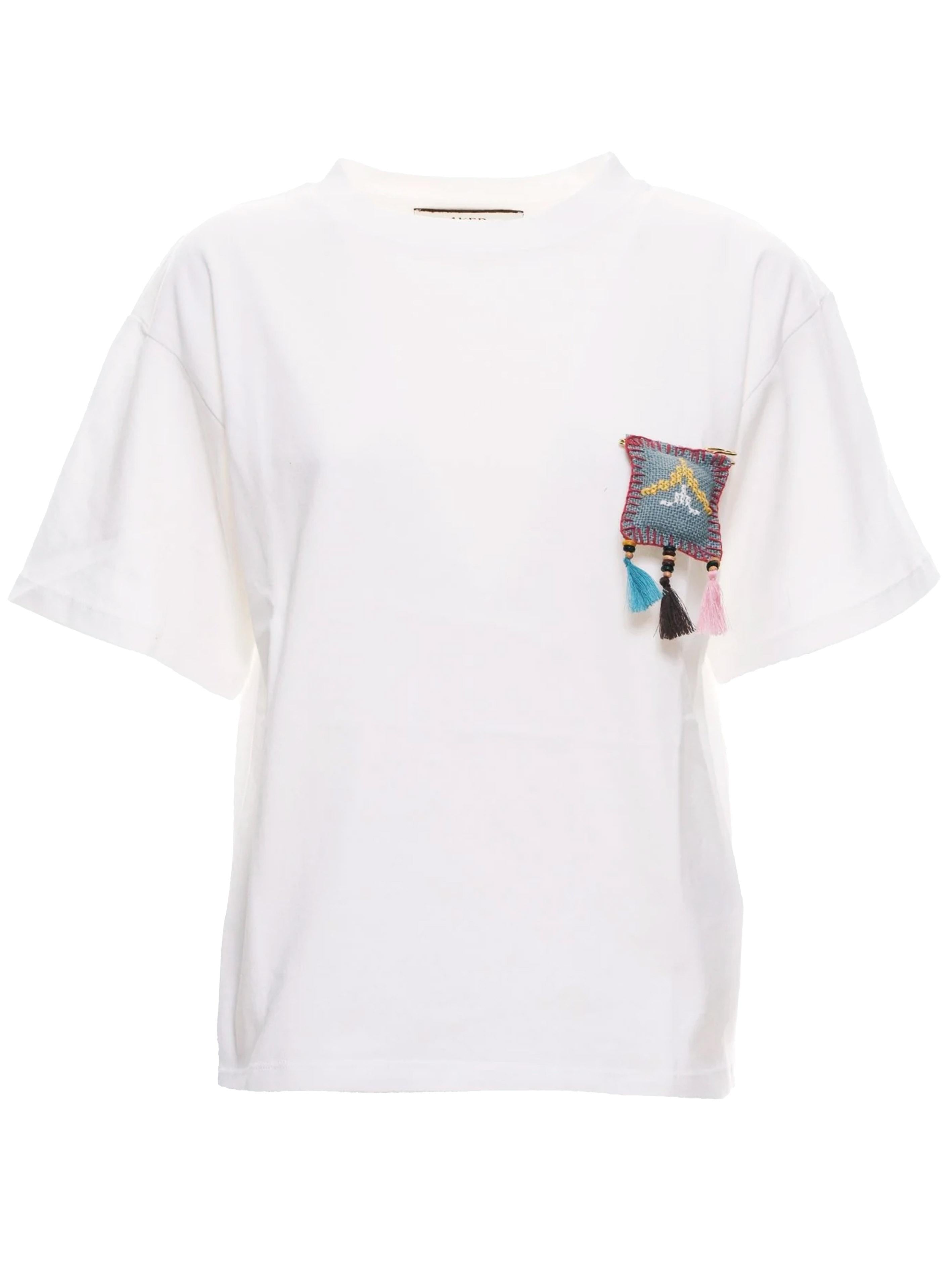 T-shirt bianca oversize con spilla ricamata TSKD05208 PANNA AKEP