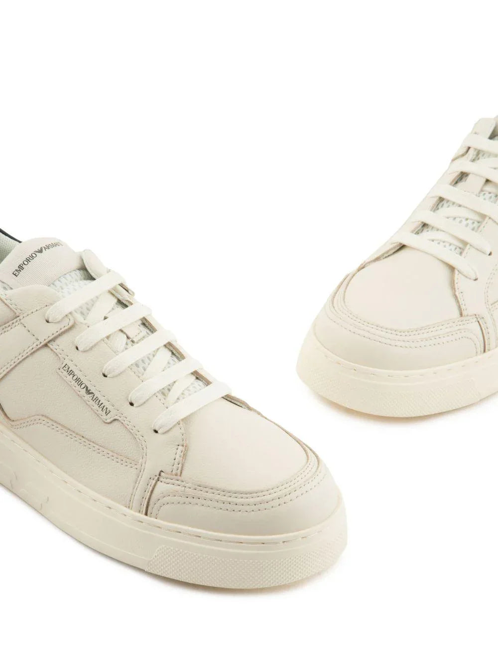 Sneakers ecru con pannelli in pelle e chiusura con lacci - Preludio Moda