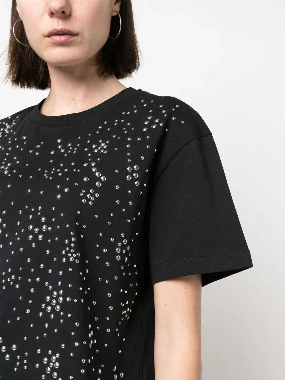 T-shirt nera con borchie tonde - Preludio Moda