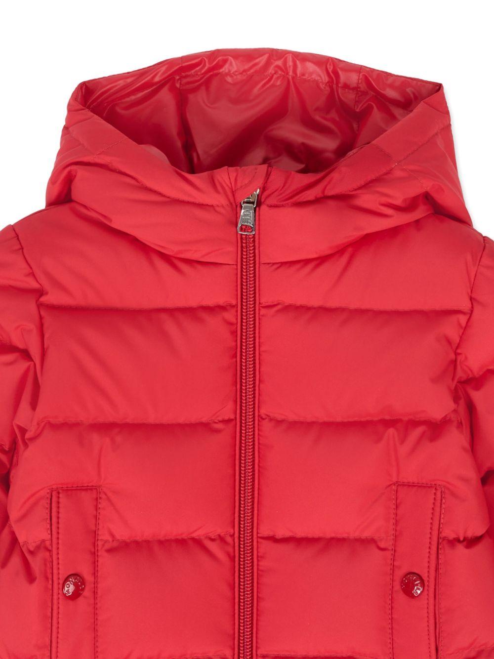 Piumino Invernale Rosso con Cappuccio e Tasche a Filetto K29511A00024597YW 457 MONCLER KIDS