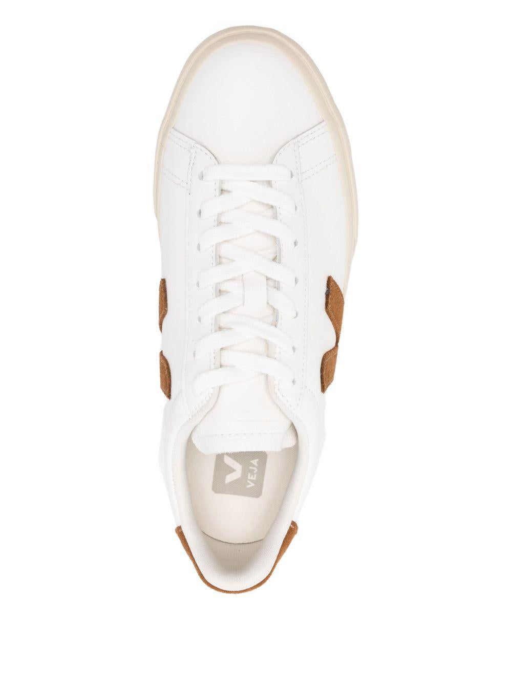 Sneakers in Pelle con Logo Laterale CP0521058 BIANCOMARRONE VEJA