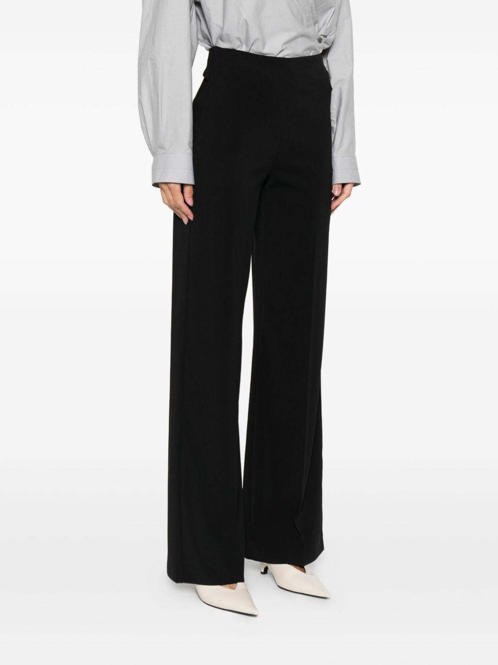 Pantaloni neri svasati con placca logo 8P0731A6F5 K103 PATRIZIA PEPE