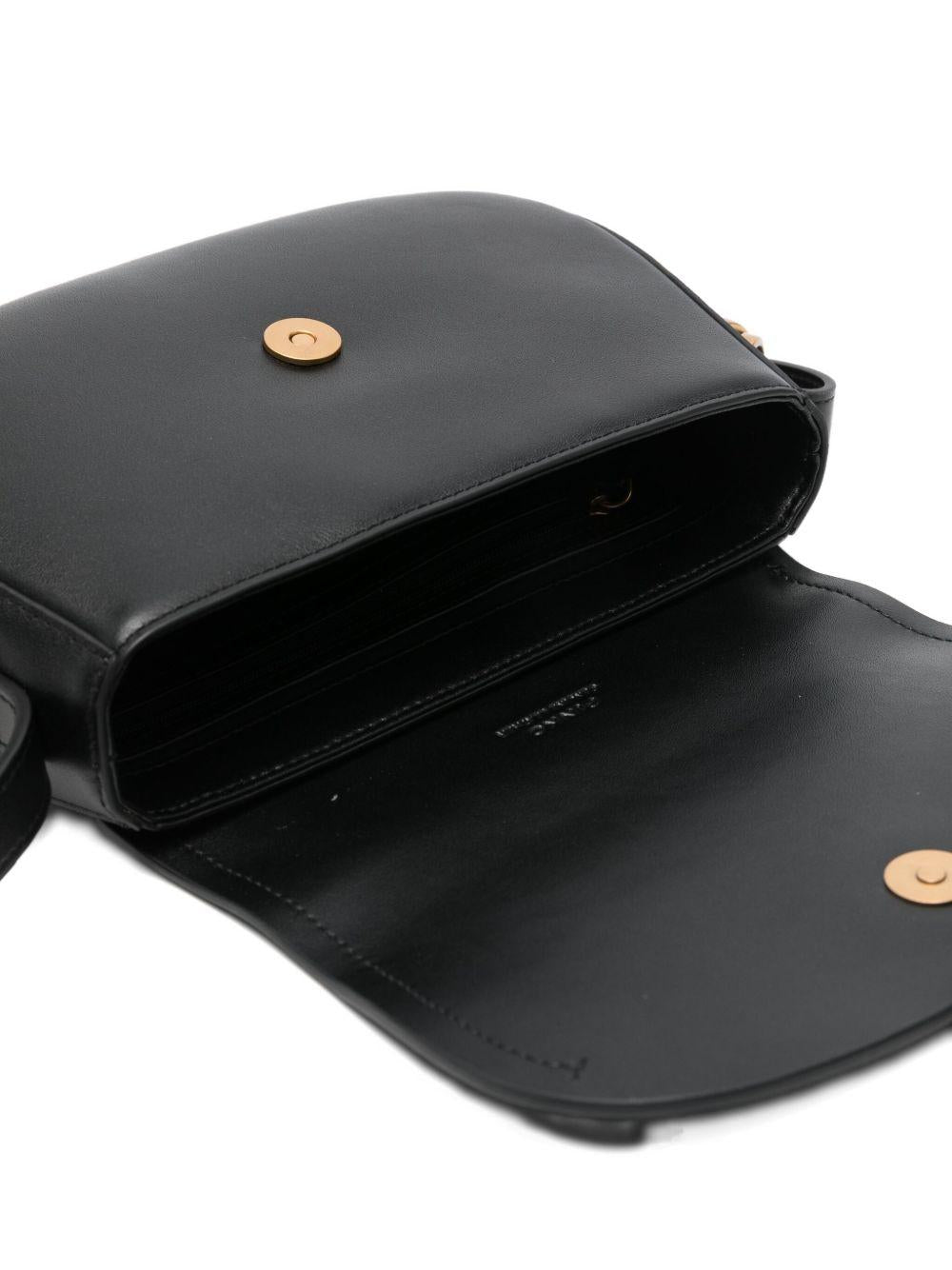 Borsa a spalla nera in pelle con dettagli dorati 103831A1ZX Z99Q PINKO