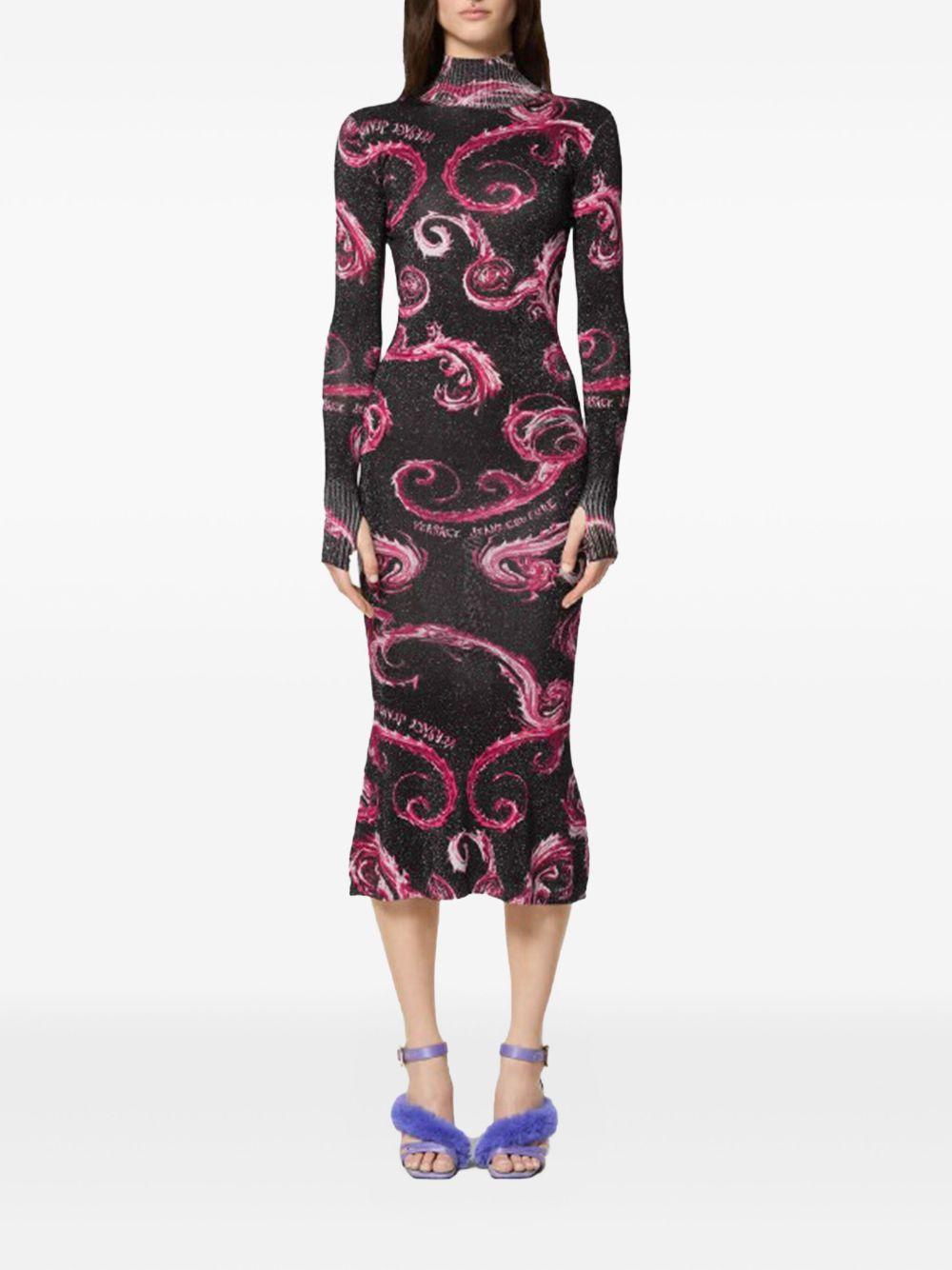 Abito midi in lurex fantasia baroque nero/fucsia 77HAOM31CMN80 QY2 VERSACE JEANS