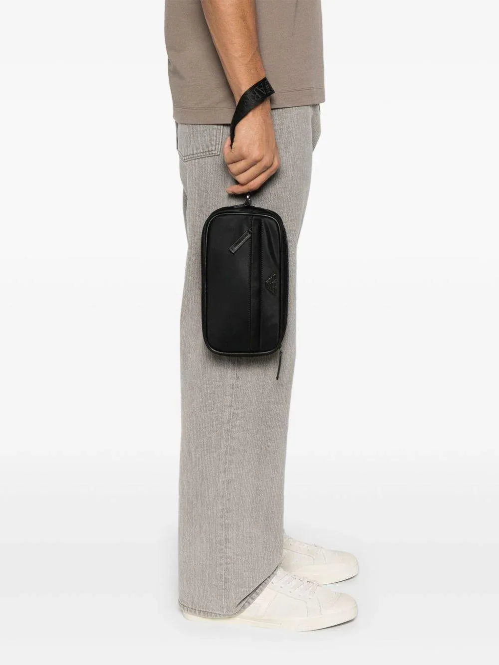 Borsa a mano nera con logo e zip superiore - Preludio Moda