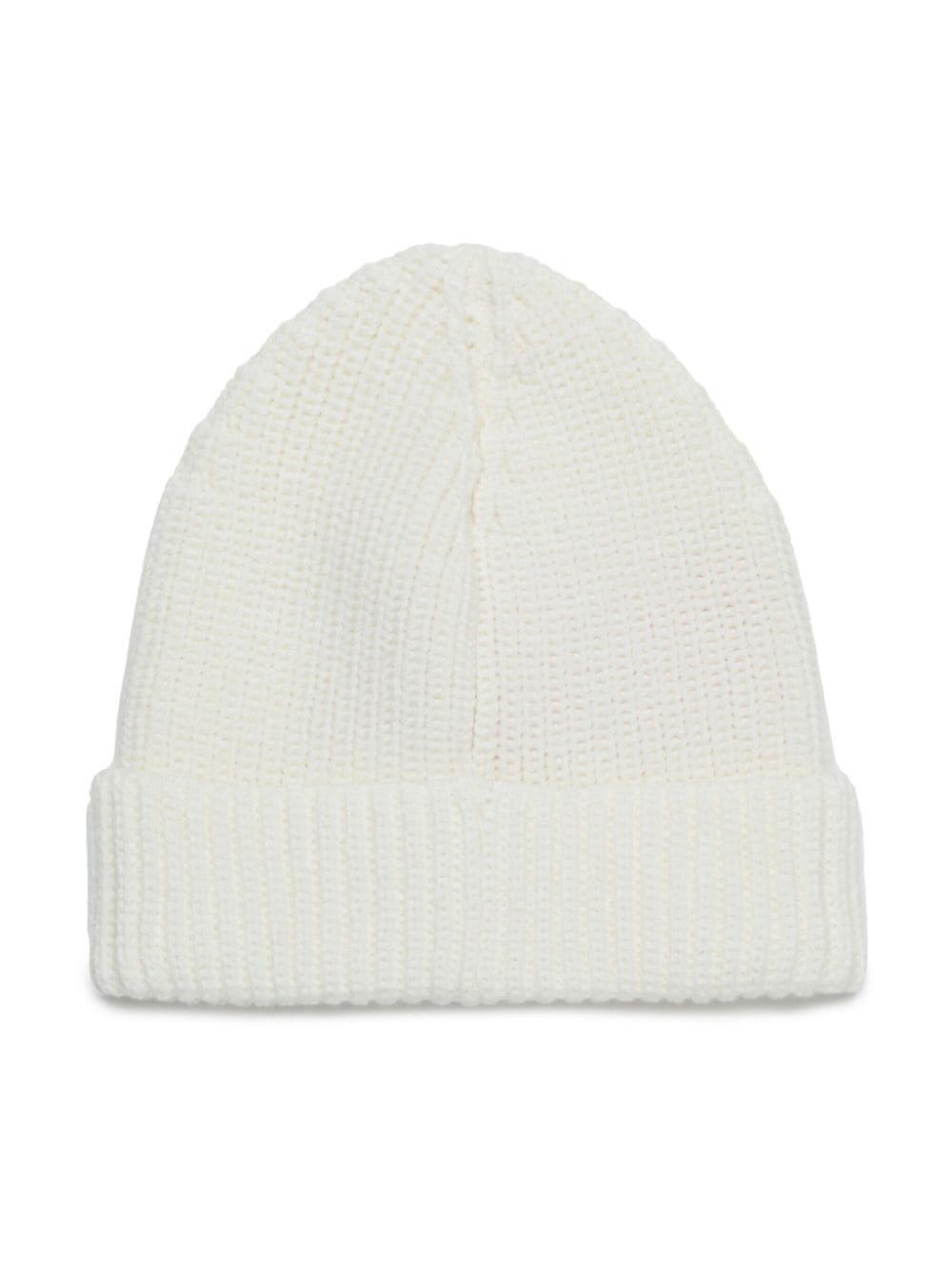 Cappello bianco in maglia targhetta logo