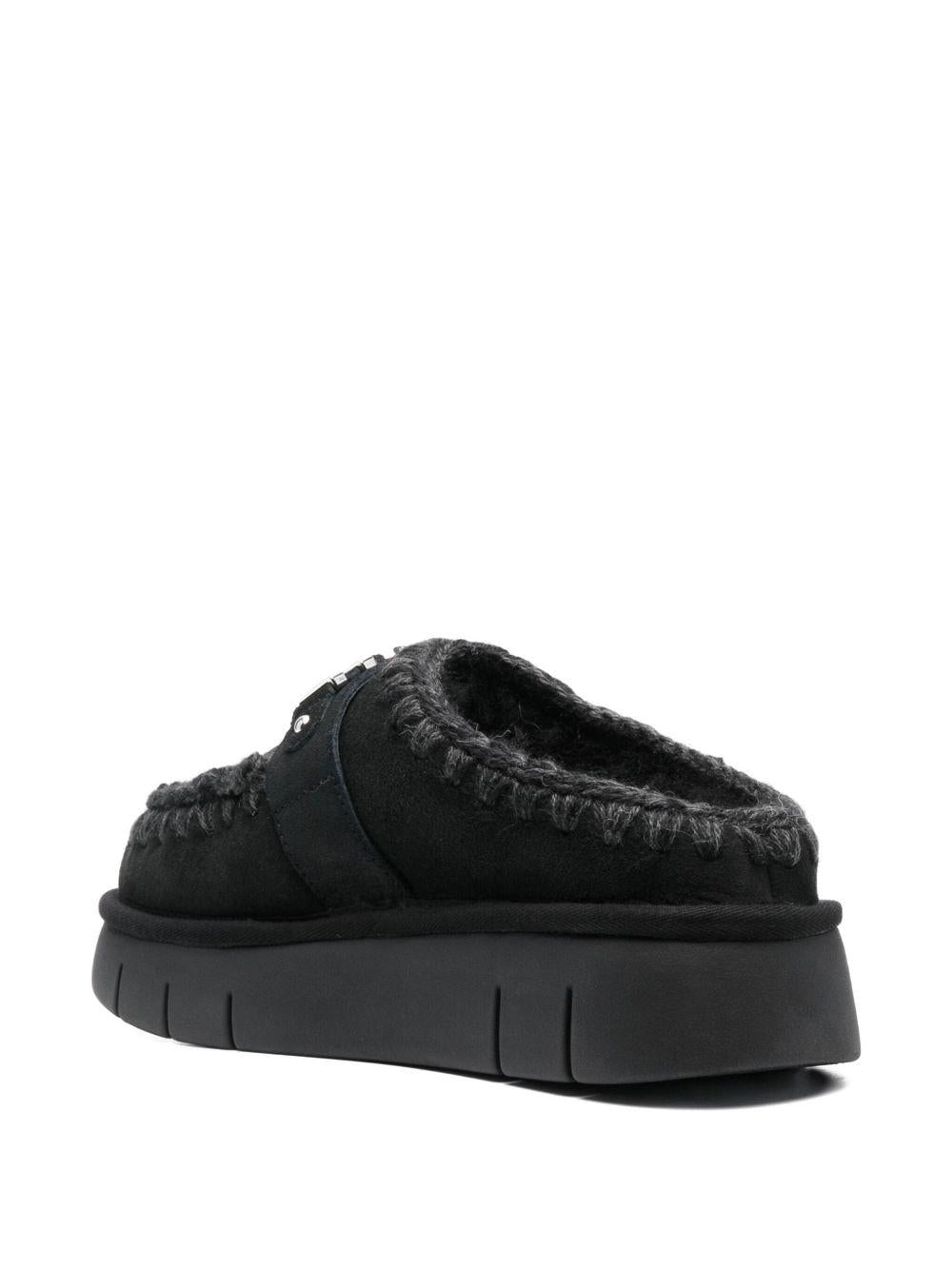 Mules con applicazione MUFW531001A BKBK MOU