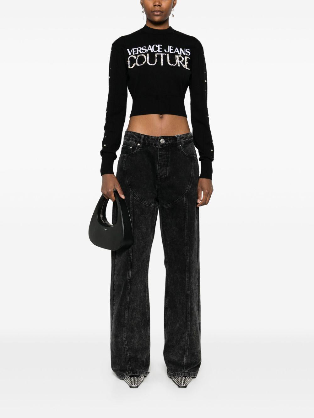 Maglione crop nero logo e perline