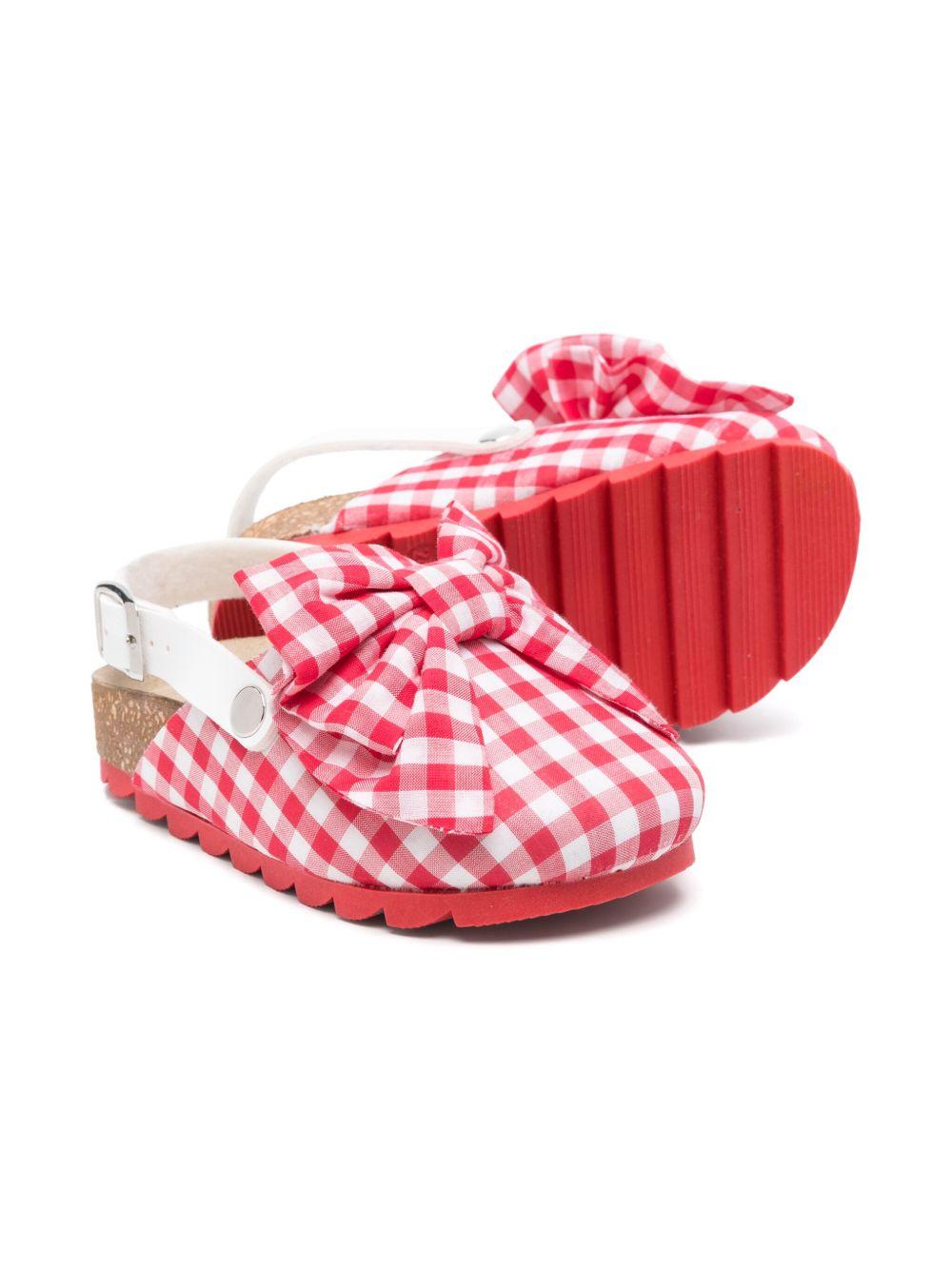 Scarpa con fantasia a quadri rosso