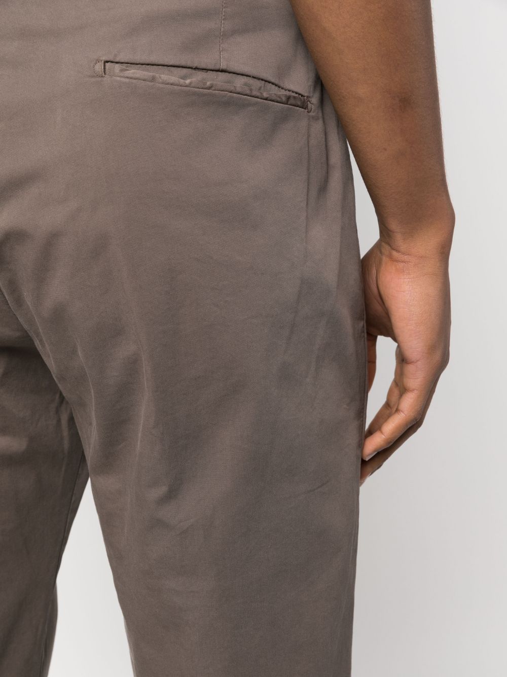 Pantalone Tiberio marrone piega stirata<BR/> TIBERIO323127 MARRONE BRIGLIA 
