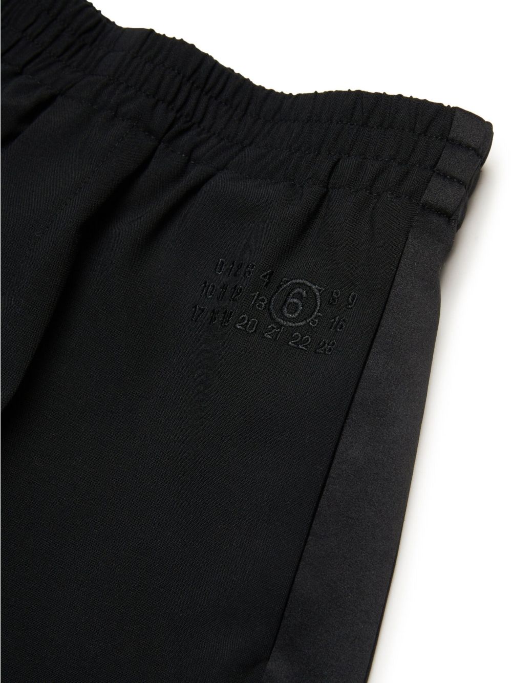 Bermuda nero con bade laterali M60747MM05G M6900 MM6 MAISON MARGIELA KIDS 