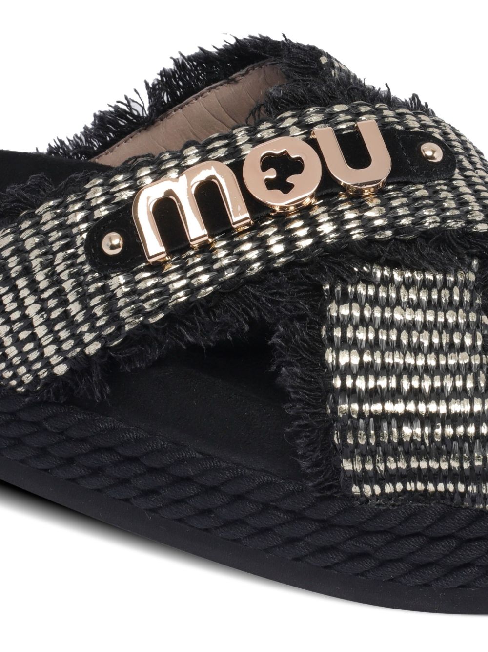 Sandali nero con suola intrecciata e logo metallico oro MUSW451009K RMBLA MOU 