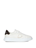 Sneakers in pelle con dettaglio triangolare