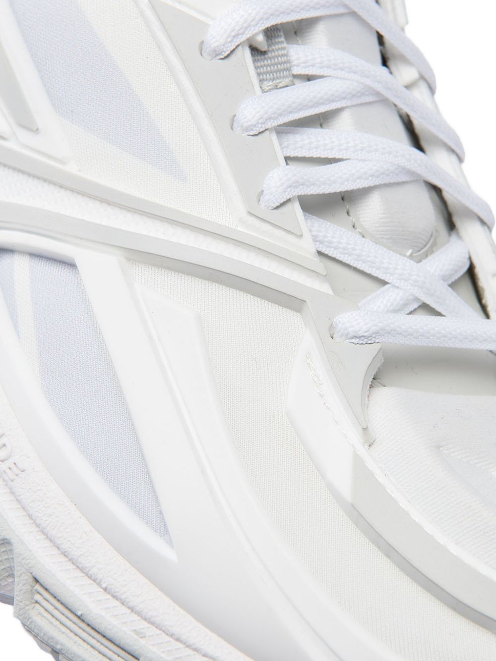  100261806 806 REEBOK LTD 
