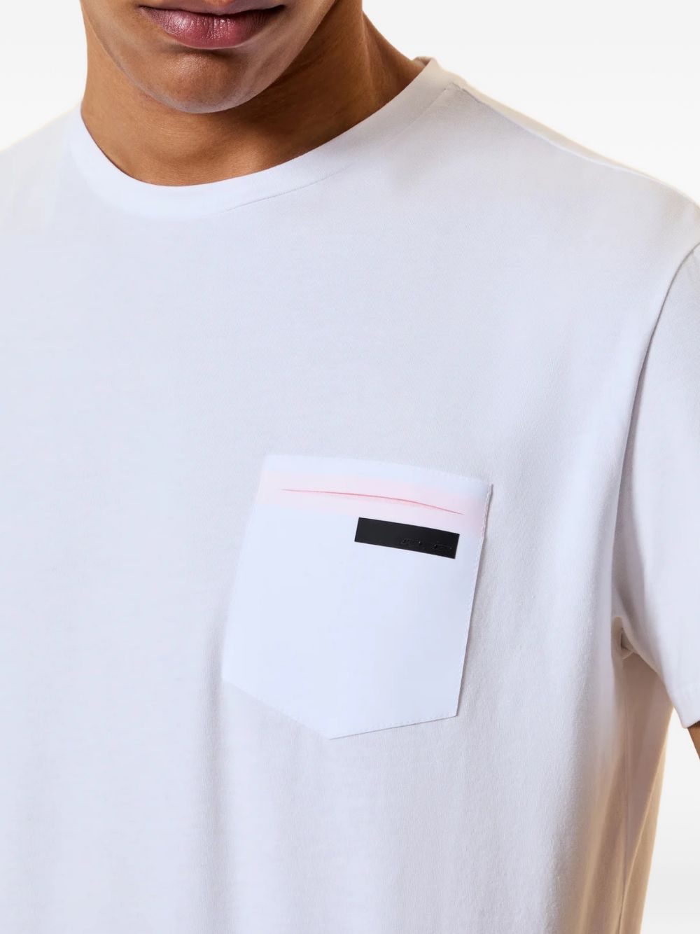T-shirt girocollo con tasca sul petto 26200 09 RRD 