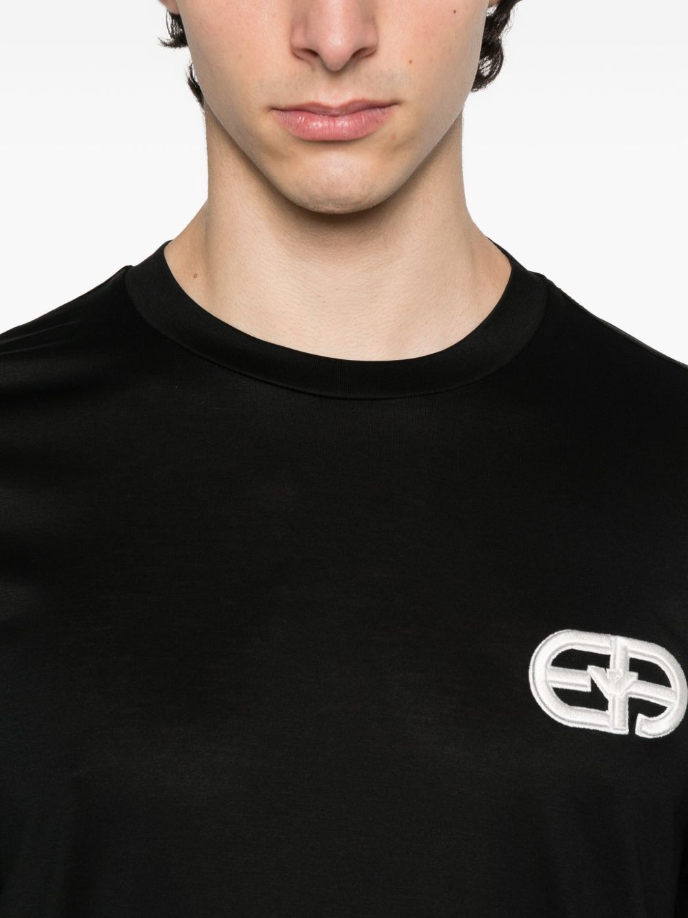 Maglietta nera con patch logo e collo a giro 8N1TF51JUVZ UC001 EMPORIO ARMANI 