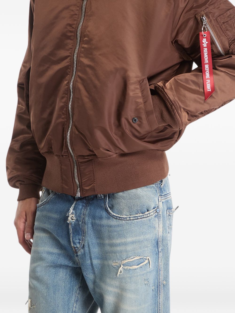  100101 204 ALPHA INDUSTRIES 