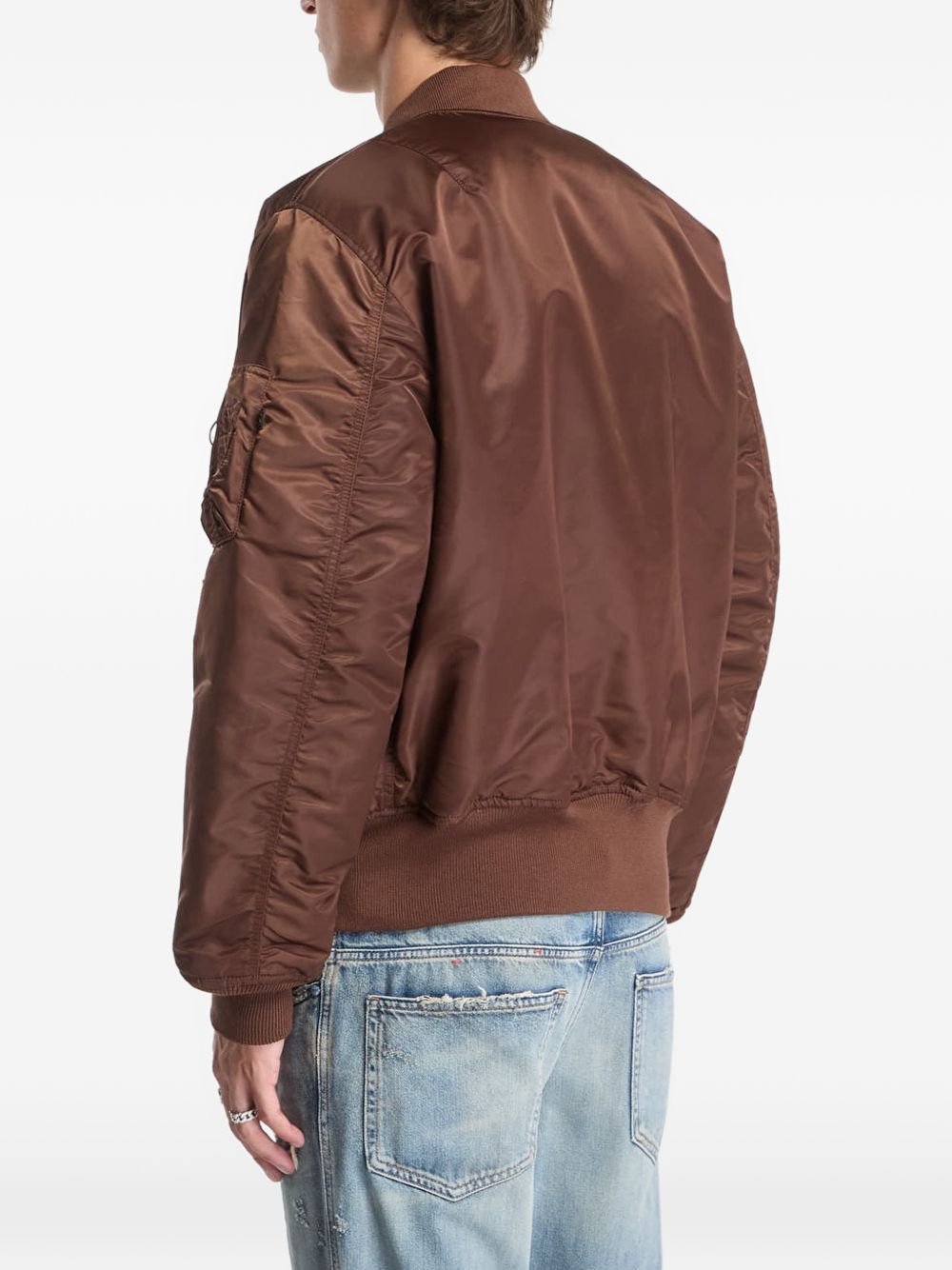  100101 204 ALPHA INDUSTRIES 