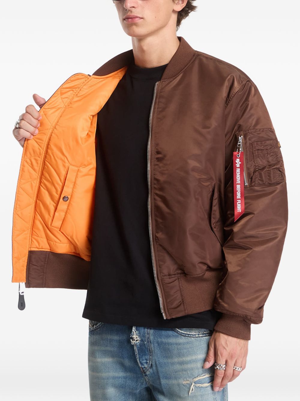  100101 204 ALPHA INDUSTRIES 