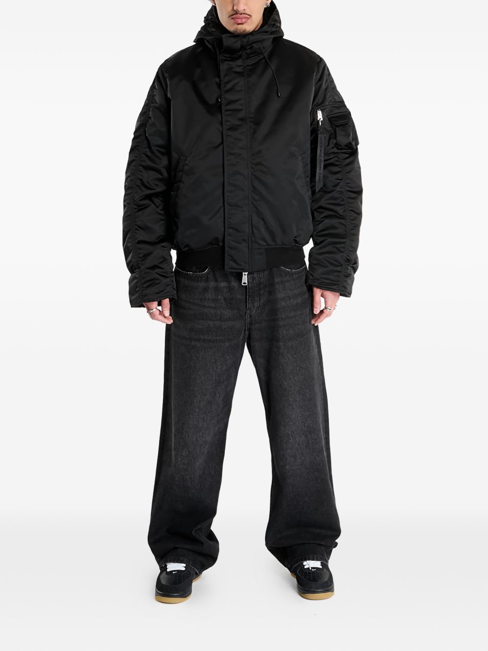  758101 03 ALPHA INDUSTRIES 