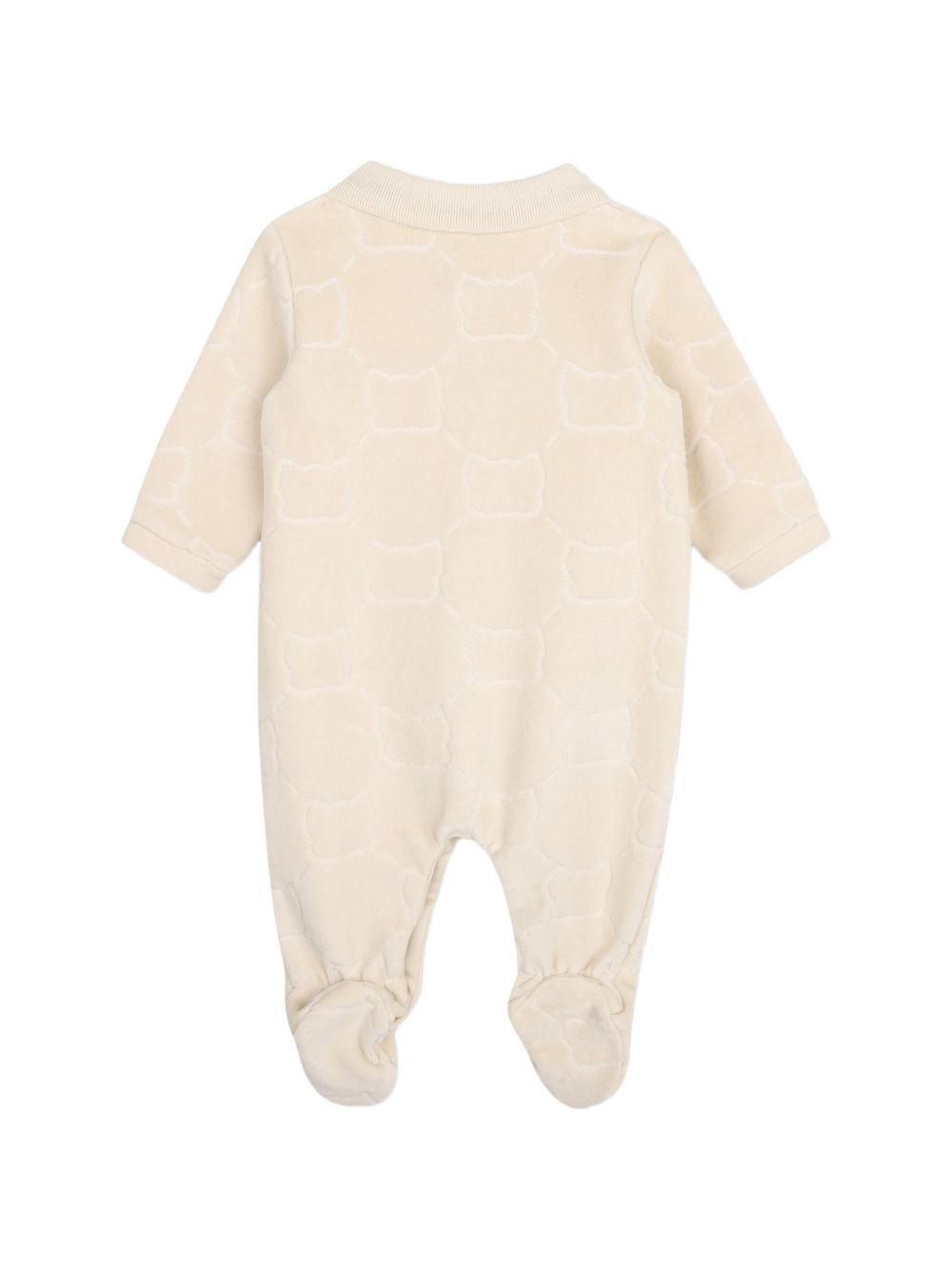 Pajama e hat set. Organic cotton e polyester velour pajamas, all-over embossed fantasy illustrazione, woven logo label sul chest, chiusura con bottoni automatici sul davanti, polo neck. 100% cotton jersey hat, woven logo label sul side. Sold in gift  J53290 21K BOSS KIDSWEAR 