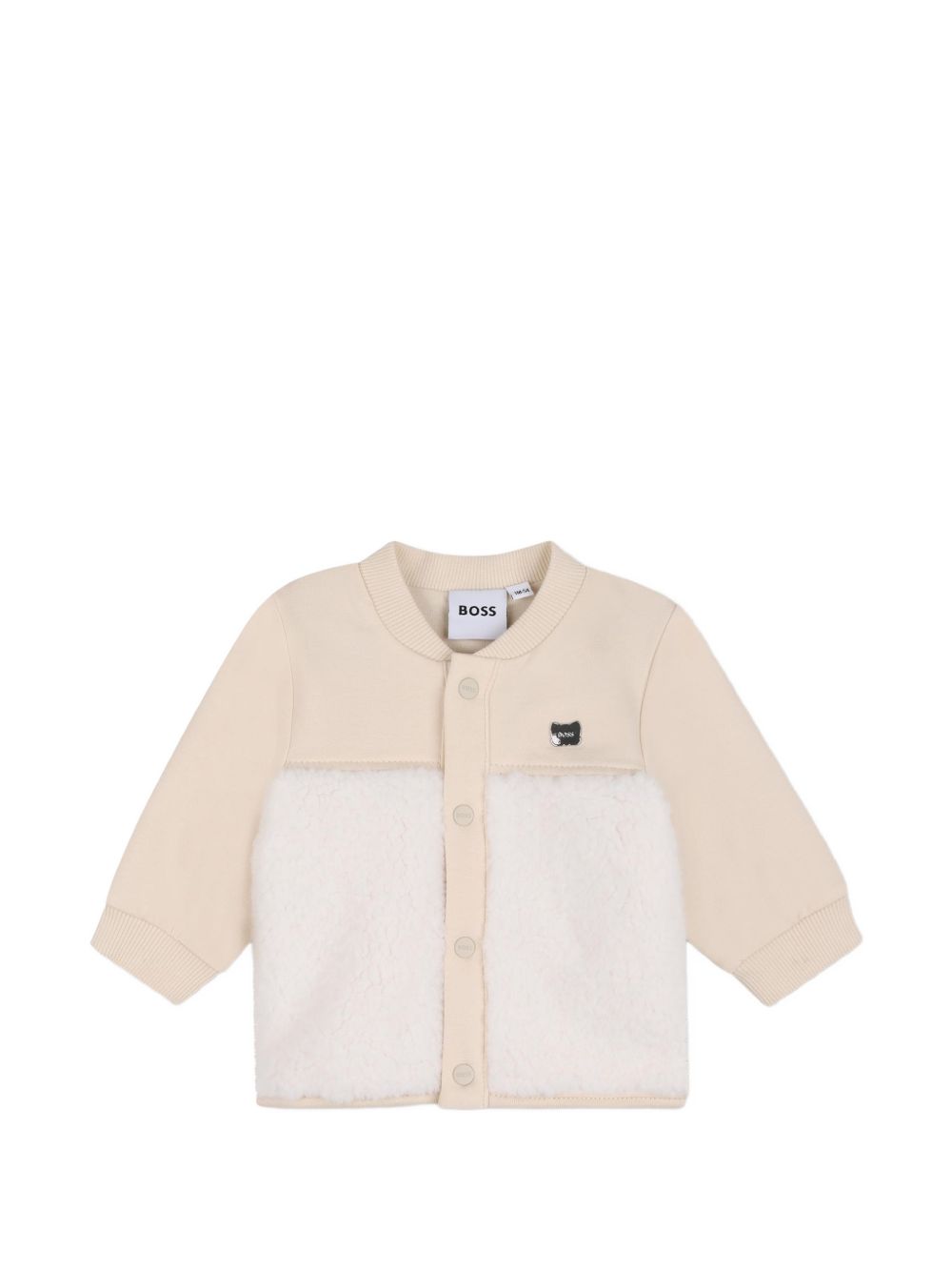 Cardigan e pantaloni set. Cardigan in mixed fabrics, chiusura con bottoni automatici sul davanti of maniche e top in brushed cotton fleece from organic farming e elastane, e bottoms in 100% polyester plush fabric, metal logo plaque sul chest. Jogging J53320 21K BOSS KIDSWEAR 