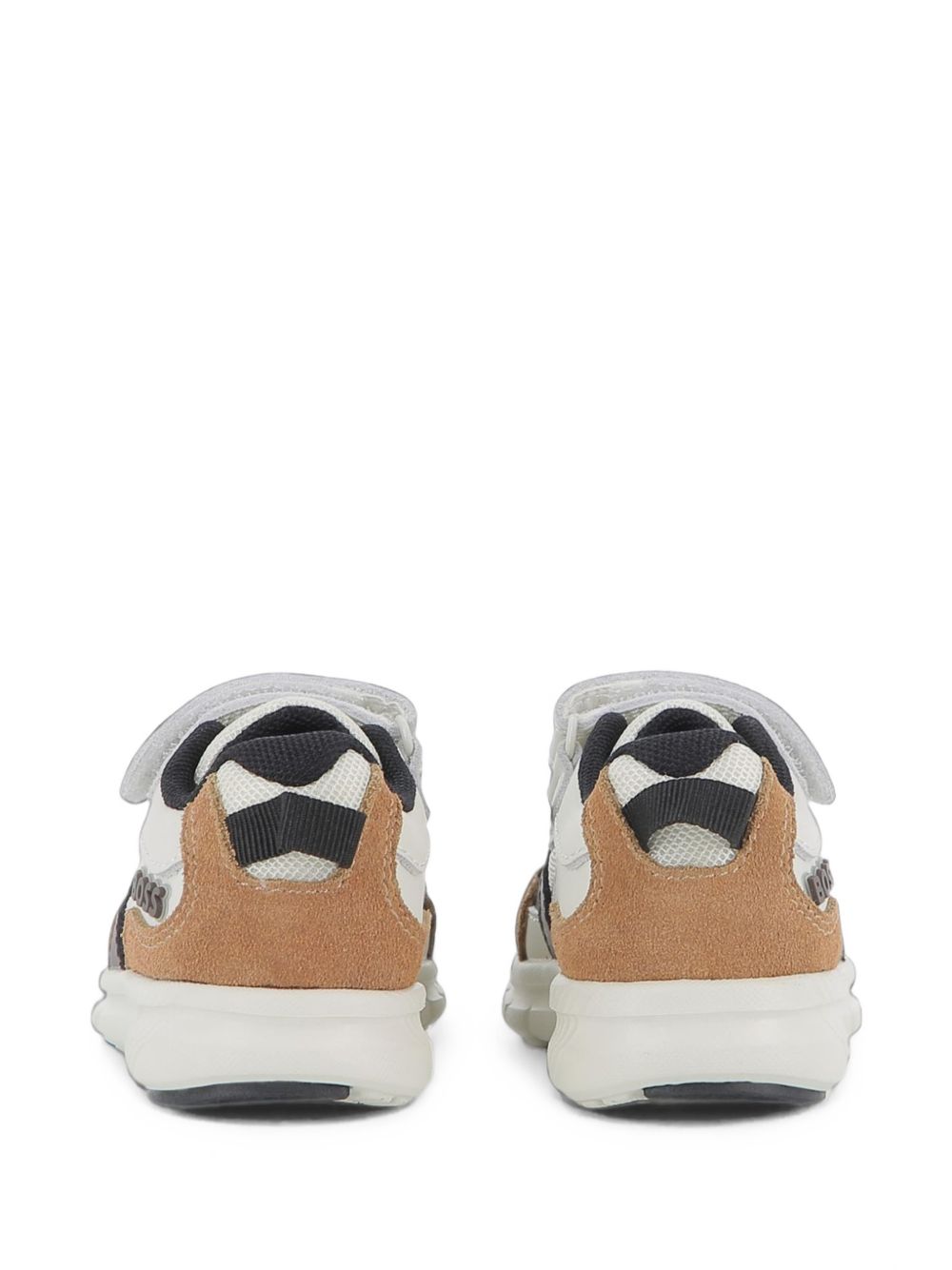 Sneakers in cow leather e mesh. Brand in rubber on side. Elastico lace chiusura e hook e loop fastener. Fodera in mesh. Insole in breathable microfiber. Outsole in eva con abrasion area in tpr. Mineral tanning. J53545 343 BOSS KIDSWEAR 