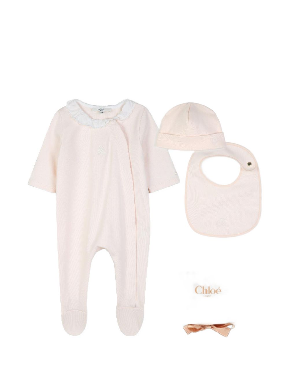 Set of pyjamas, beanie, bib ricamato con chloe "c". Pyjamas : interlock containing cotton from organic farming, con ricamato collar in poplin, containing cotton from organic farming, chloe logo printed con metallic aspect on fondo manica, snapped chi C21367 440 CHLOE KIDS 
