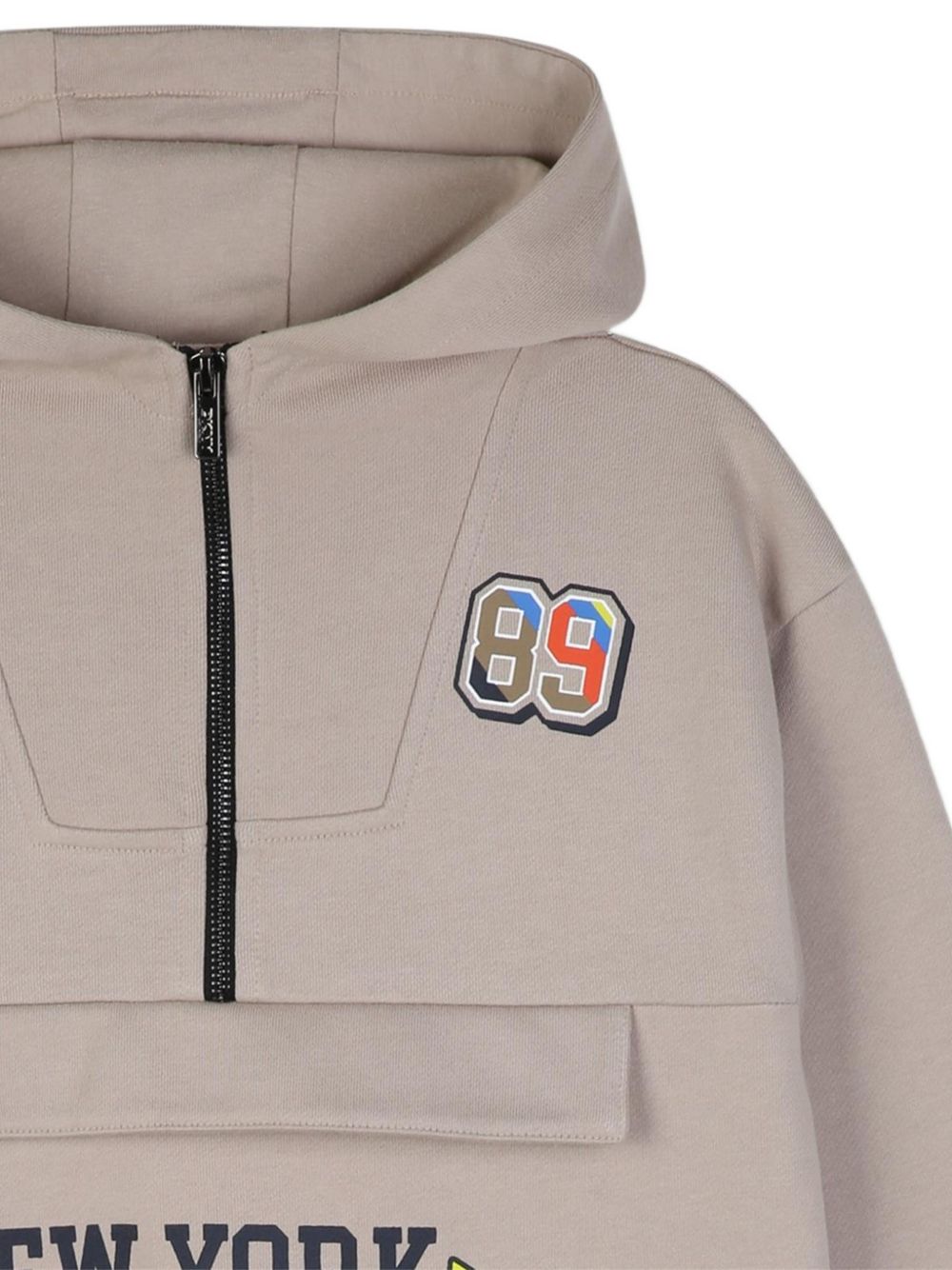 Cotone garzato con cappuccio sweatshirt in 60% cotton 40% polyester. 1 davanti tasca e zipped collar. Printed patches sul davanti. D62872 275 DKNY KIDS 