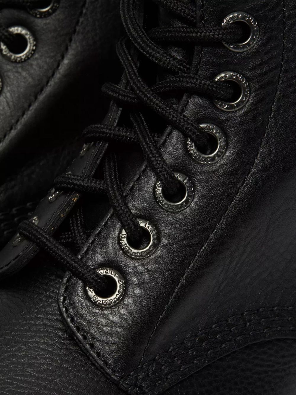  26206001 BLACK DR.MARTENS 