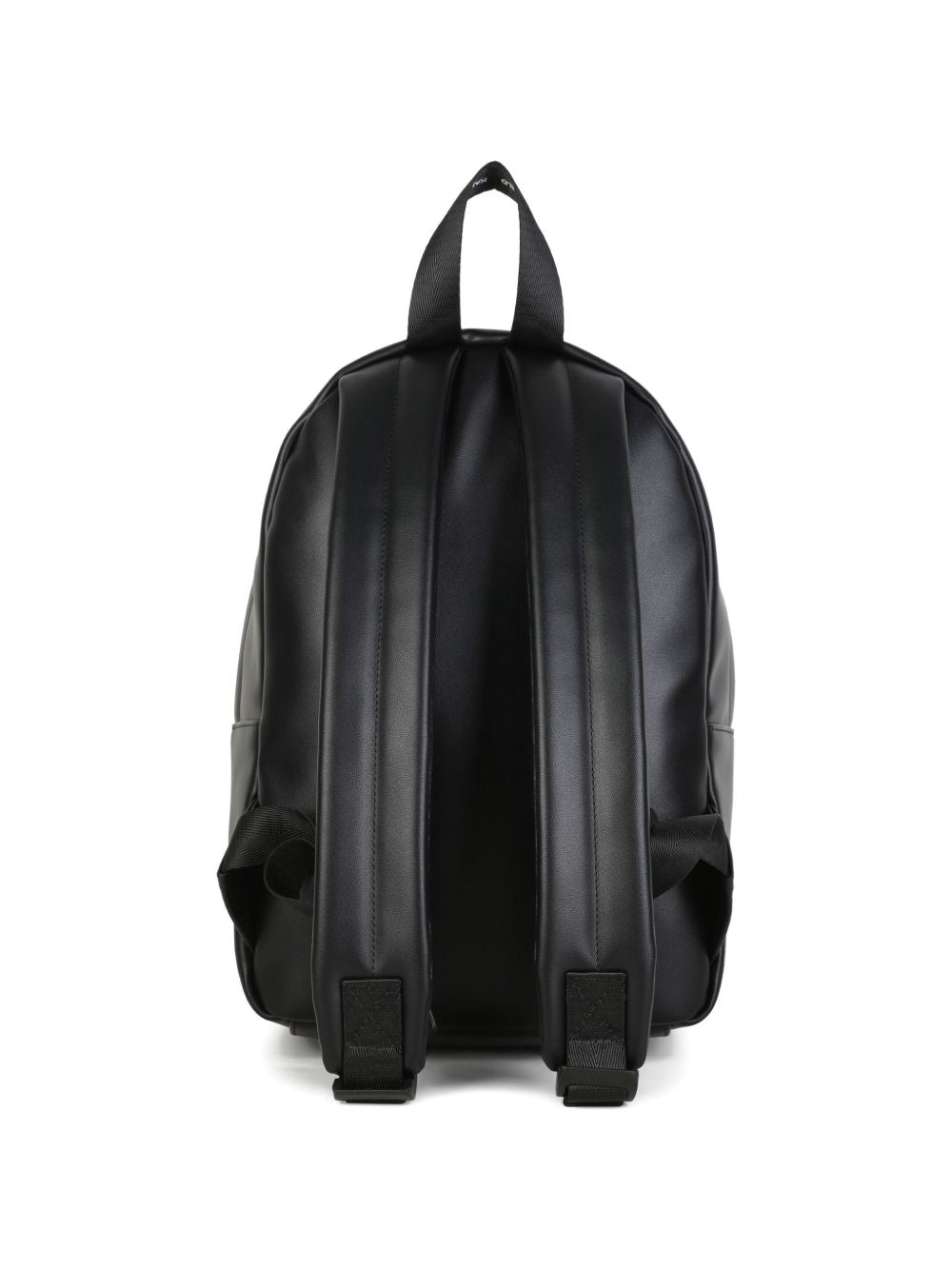 Backpack in simili. Branded silicone's badge. Removable eco-pelliccia choupette key charm. Padded retro e spalla straps, for better comfort. Zips chiusura. Branded fodera. Branded label on side. Dimensions : 32x22x13.5cms. Z31440 09B KARL LAGERFELD KIDS 