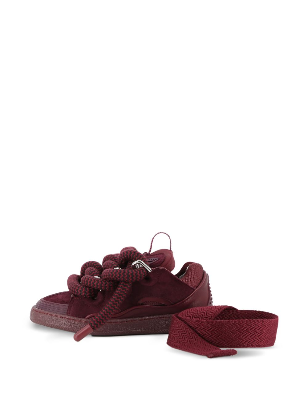 Low-top sneakers in goatskin leather, padded tongue con lanvin label, textile fodera, cowhide leather insole, rubber sole con logo. Sold con two pairs of laces: round snake laces con chevron pattern e metal tips, e flat curb laces con chevron pattern N30455 955 LANVIN KIDS 