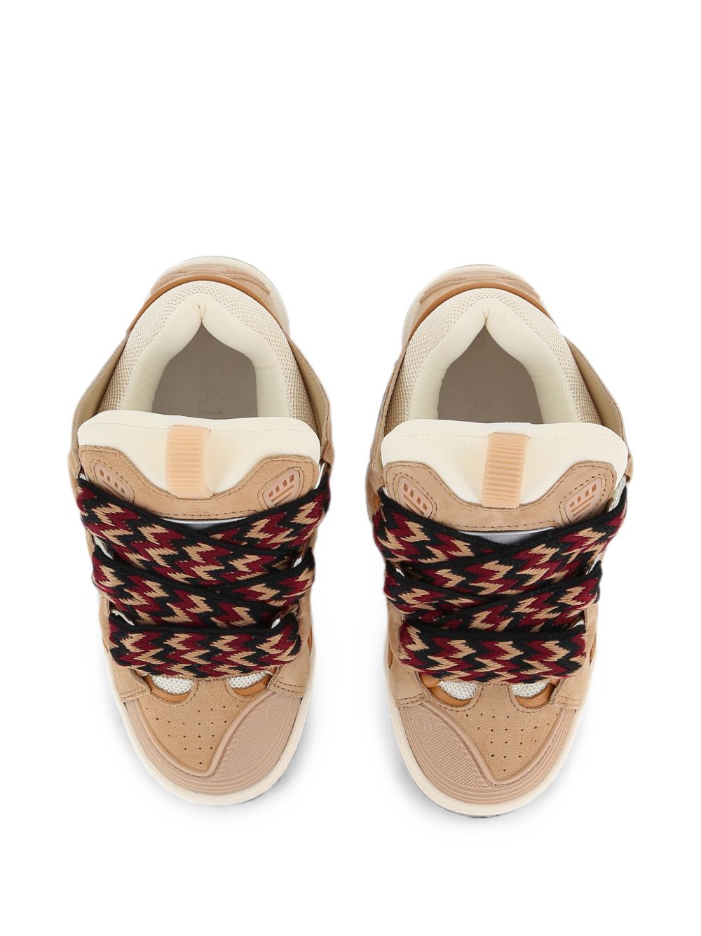 Low-top trainers in goat leather sul sides e sheep leather sul davanti, padded tongue con lanvin label, textile fodera, cow leather insole, rubber sole con logo, pair of flat laces con chevron pattern e stitched finish. Sold in a branded shoe box con N30458 P51 LANVIN KIDS 