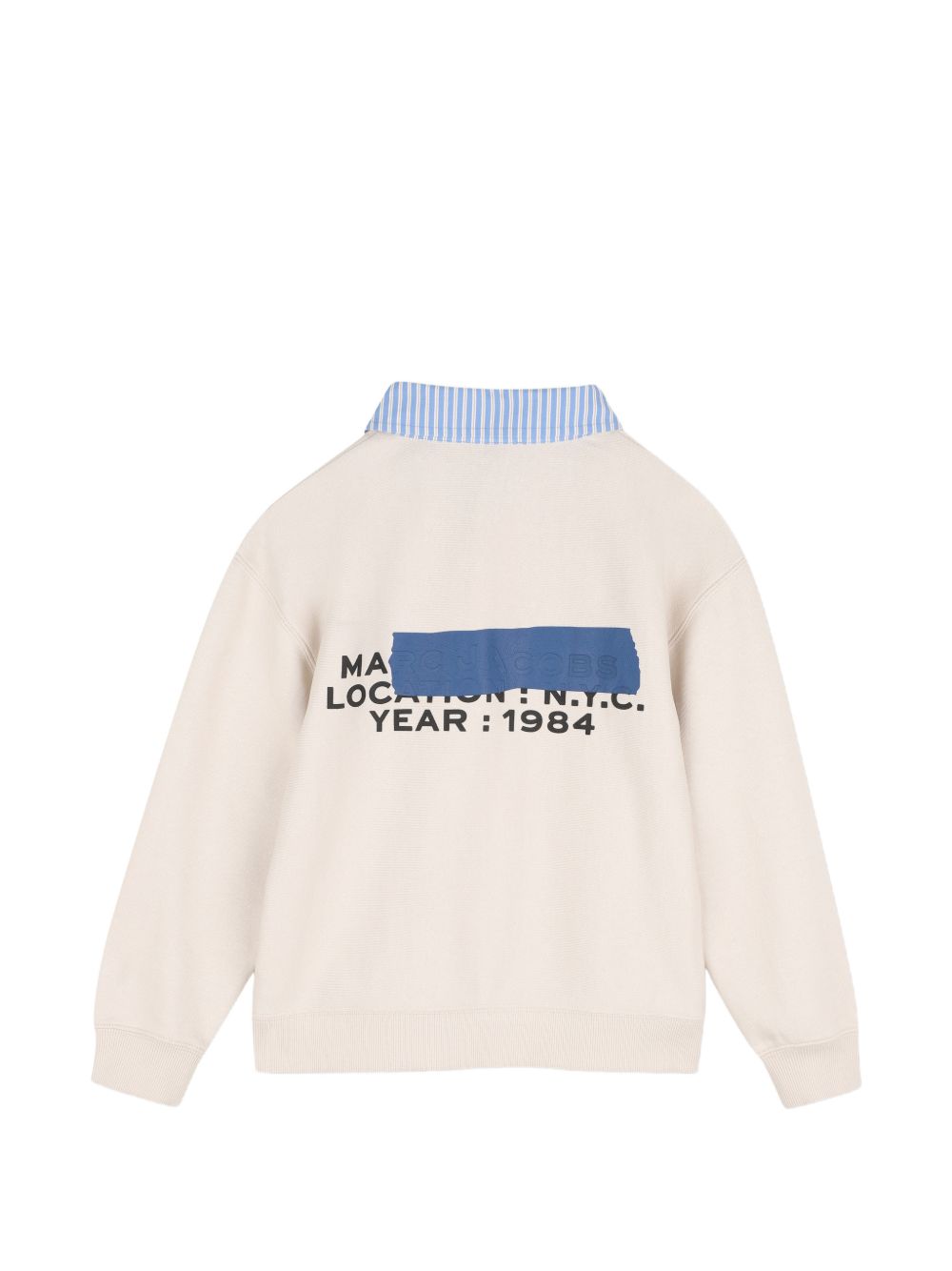 Organic cotton fleece sweatshirt con an elegant yet sporty style, featuring a a contrasto a righe polo collar con button, ribbed polsini, e a large marc jacobs illustrazione sul retro. A perfect blend of comfort e sophistication. W61038 24B MARC JACOBS KIDS 