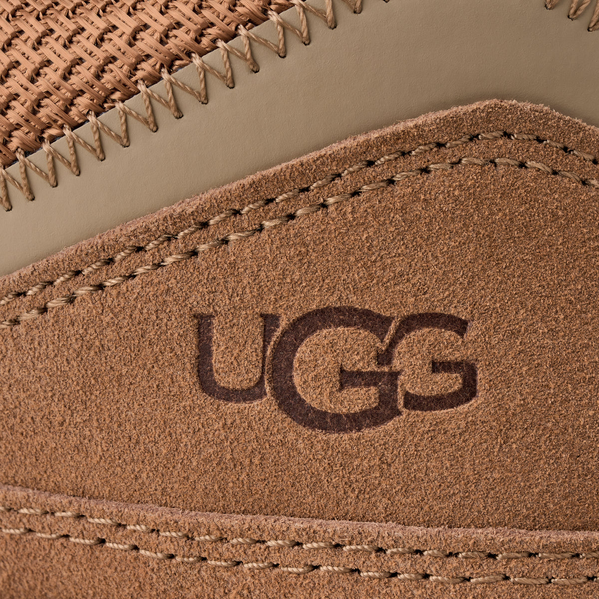  1144032 CHE UGG 
