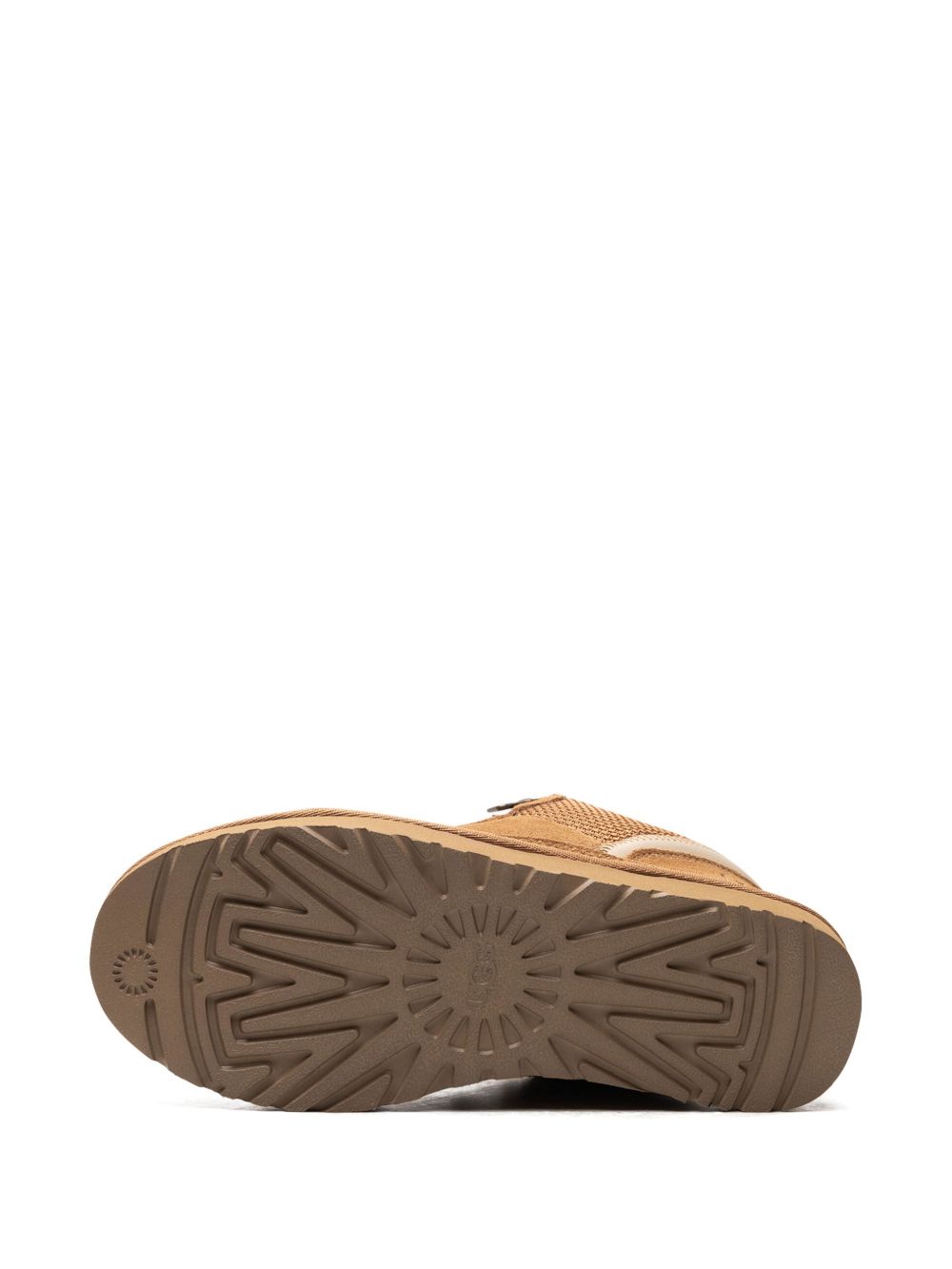  1144032 CHE UGG 