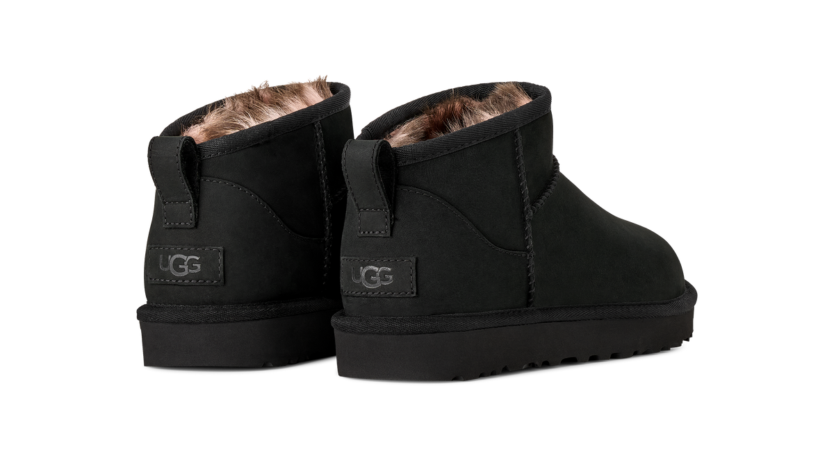  1184556 BLK UGG 
