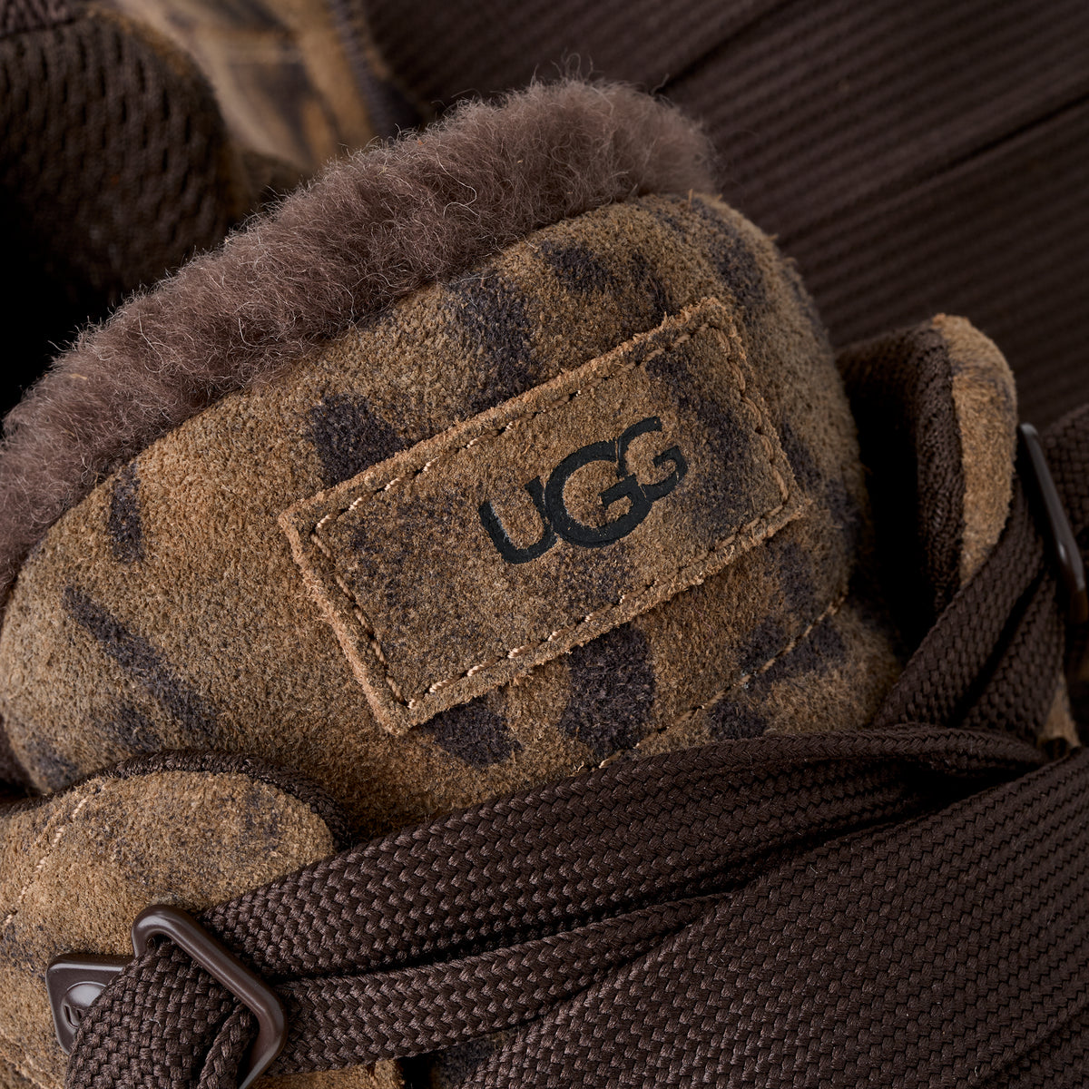  1187485 CHE UGG 