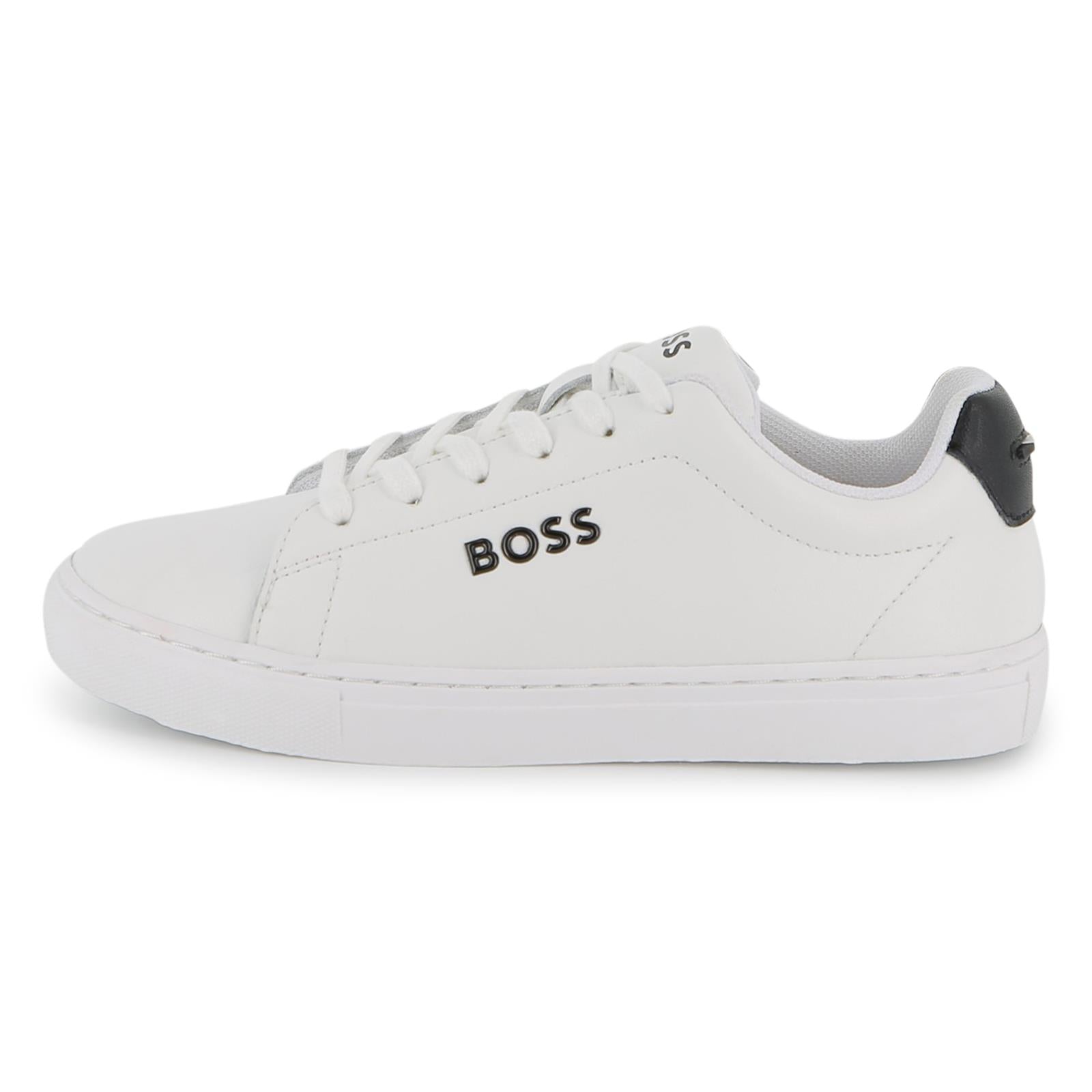 Sneakers in cow nappa leather e textile. Brand printed sul side, al retro e sul tongue. Lace up chiusura. Fodera in textile. Insole in breathable microfiber. Tpr outsole. Mineral tanning. J53248 10P BOSS KIDSWEAR 