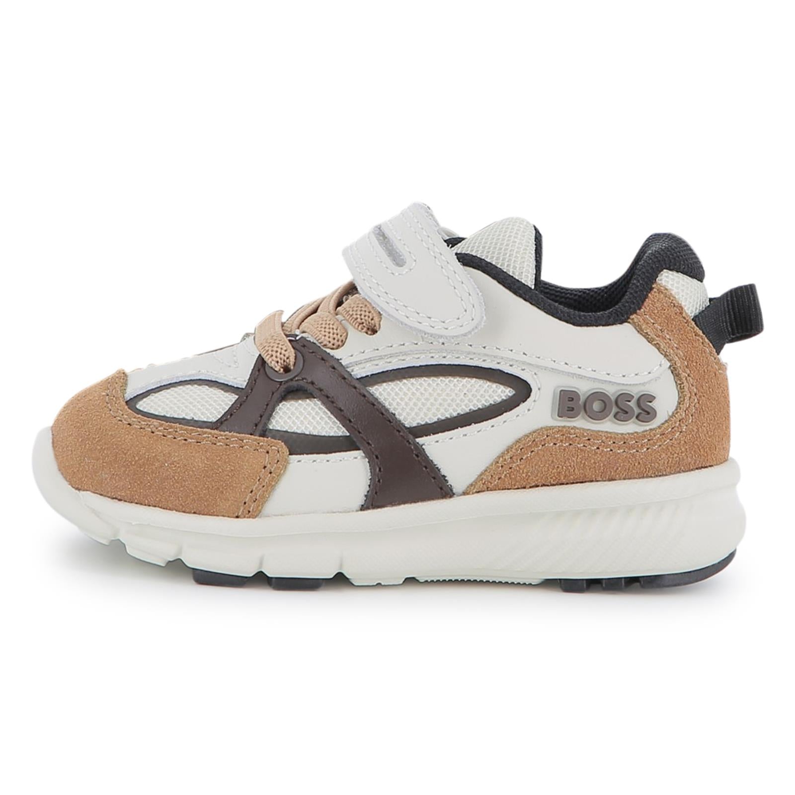 Sneakers in cow leather e mesh. Brand in rubber on side. Elastico lace chiusura e hook e loop fastener. Fodera in mesh. Insole in breathable microfiber. Outsole in eva con abrasion area in tpr. Mineral tanning. J53545 343 BOSS KIDSWEAR 
