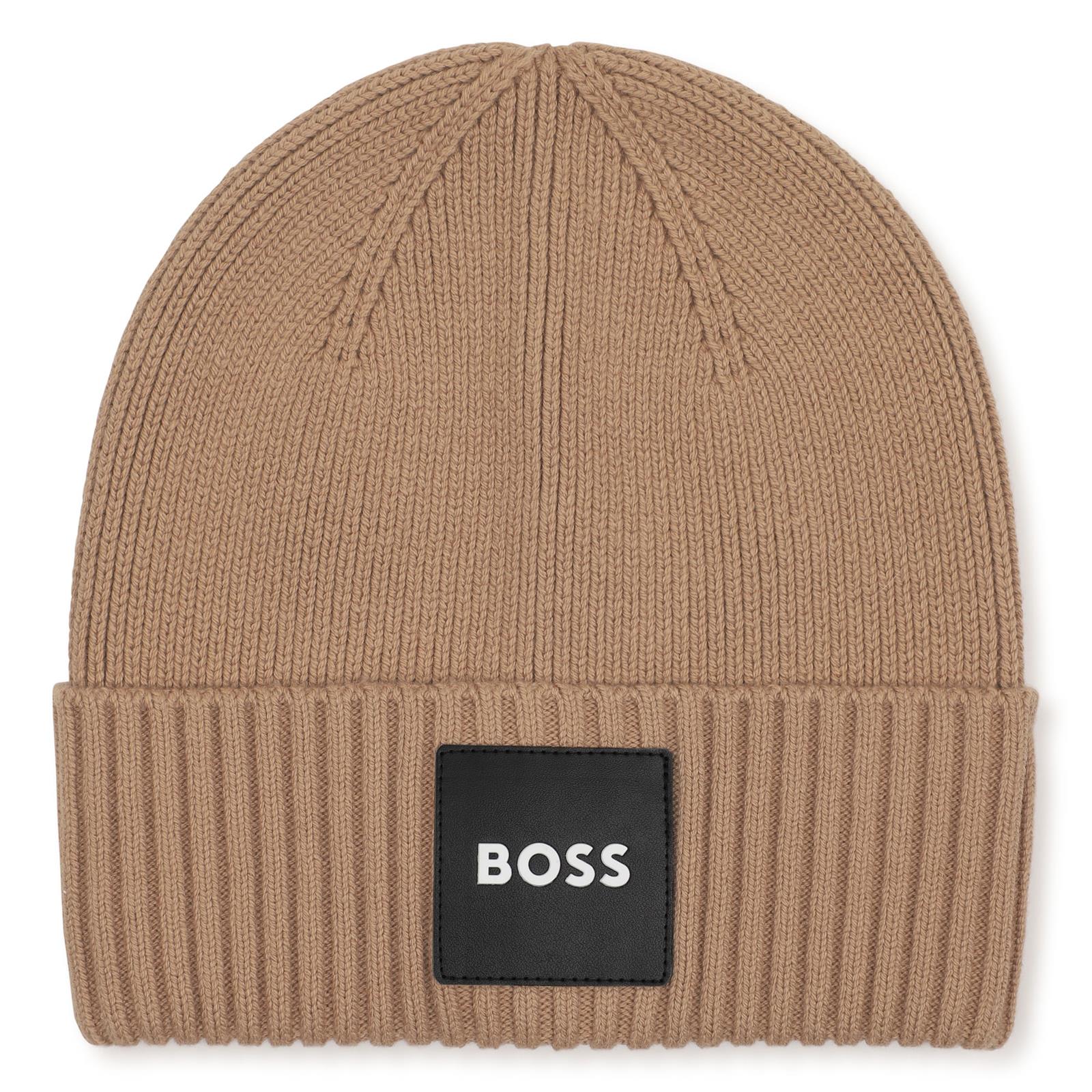 Knit beanie con branded badge. Mainly made in cotton, co/pa. Matched snood j53590 J53583 269 BOSS KIDSWEAR 