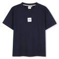 Short-sleeved jersey t-shirt, cotton. Woven label centered sul chest. Vestibilità morbida.