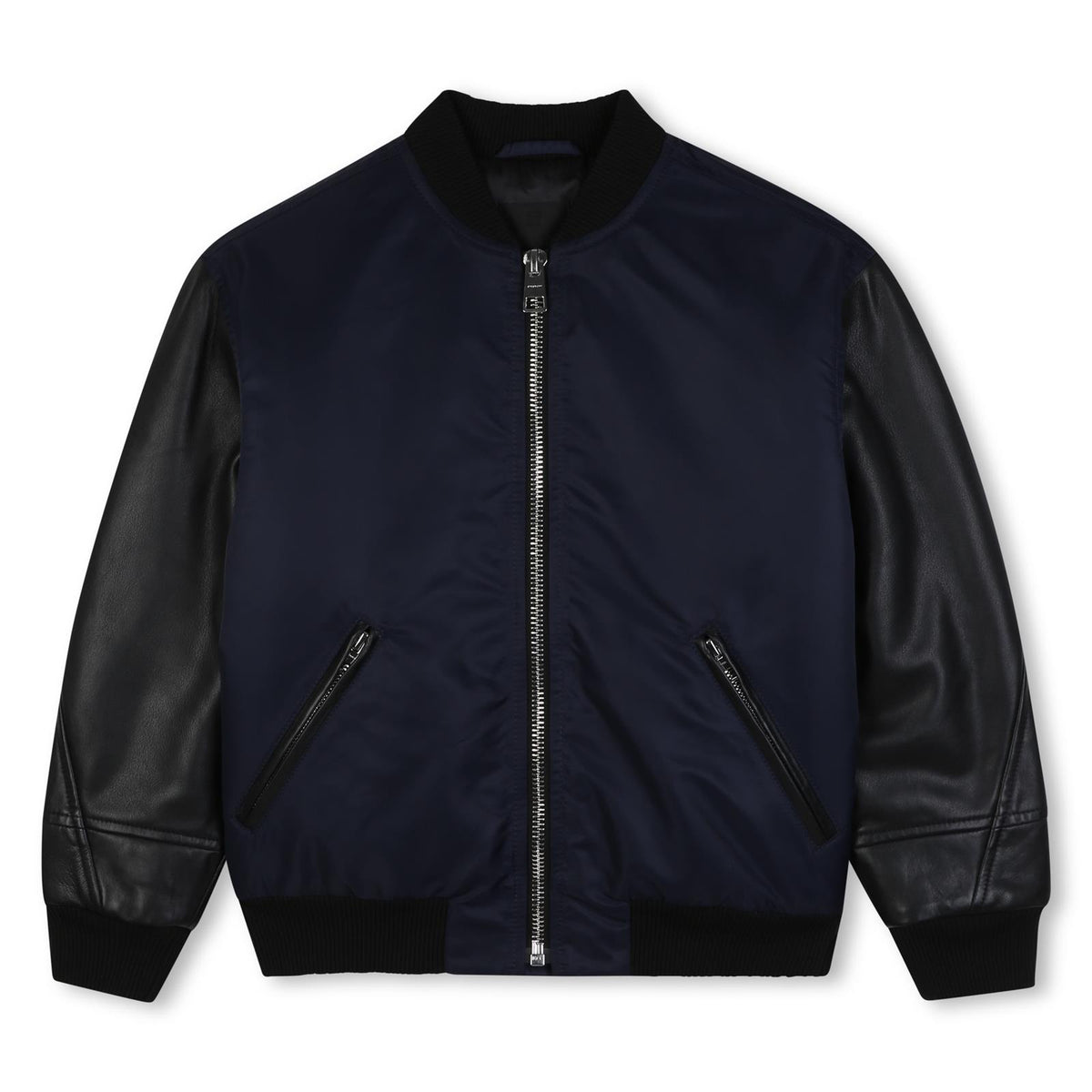 Varsity look jacket, bi color con fabric mix. Body in blue color polyamide nylon, twisted seams maniche in black color sheep leather. Black color contrasted piping on middle davanti zip e on tasca zips. Black color contrasted givenchy logo in jacquar H31406 853 GIVENCHY KIDS 