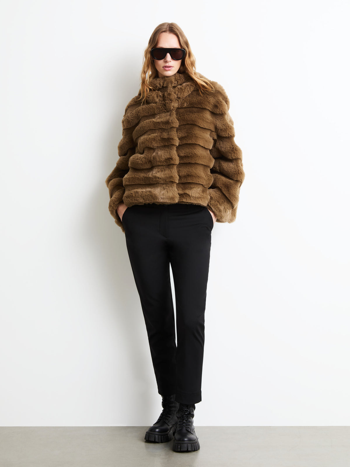 Court  k hood wom jkt W26574 84 RRD 