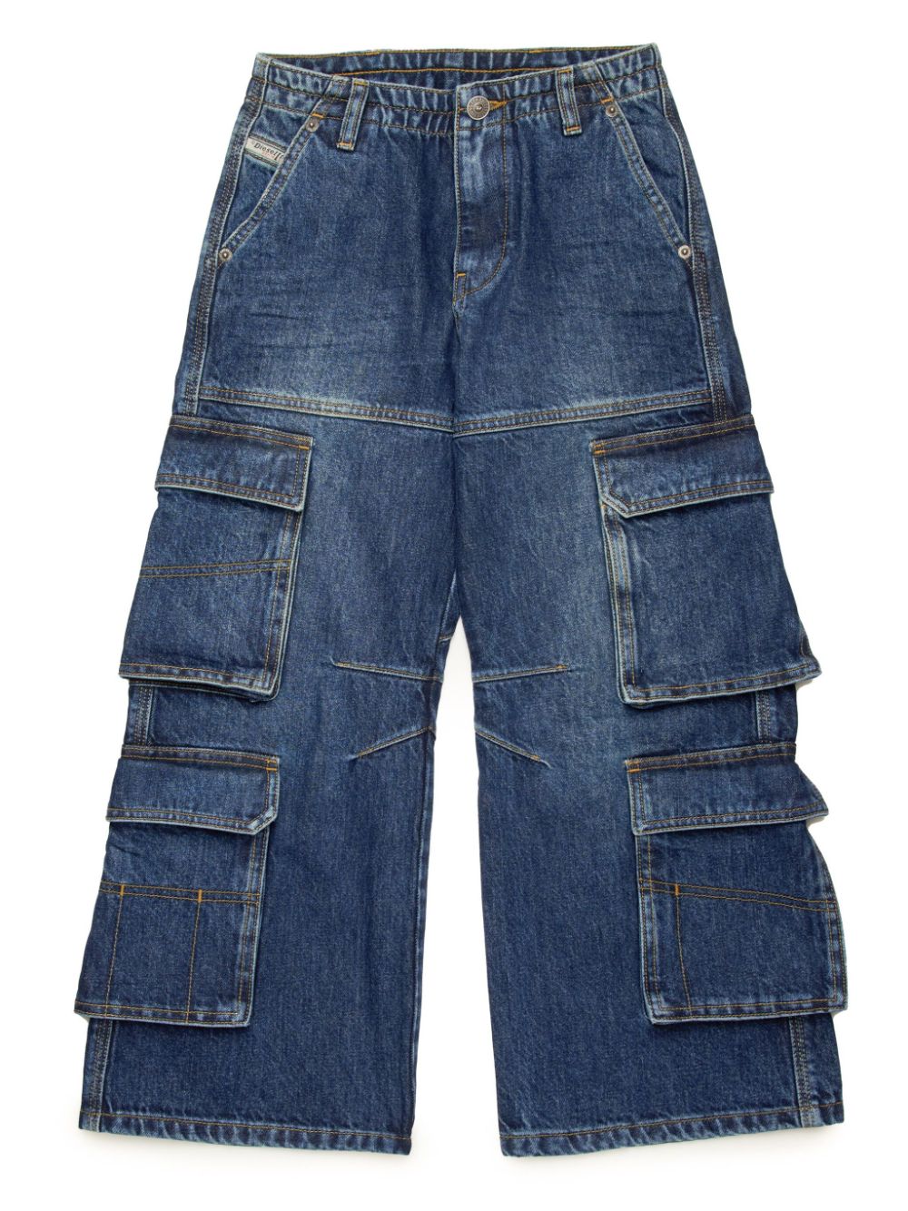 Oversized jeans with blue pockets