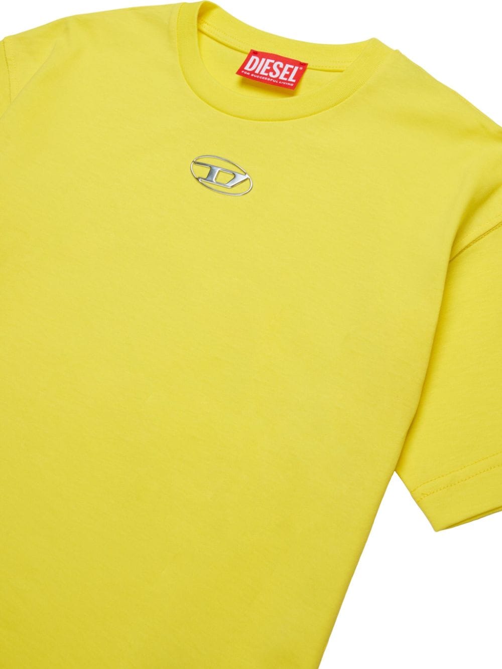 Yellow T-shirt with Oval-D plaque